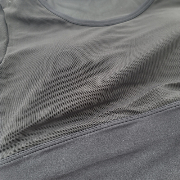 Pedigree Double Layered Mesh Crop Tee with Sports Bra Liner | Black - Picture 4 of 10